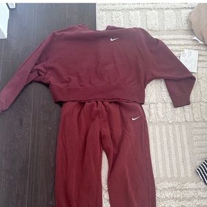 Full Set - Nike Sweat set, reddish brown (called red online)